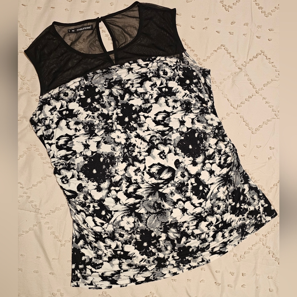 Maurices Size 1X Sleeveless Ruched Top